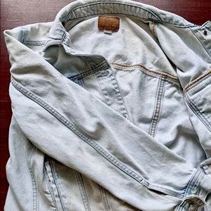 American Eagle Lite Wash Trucker